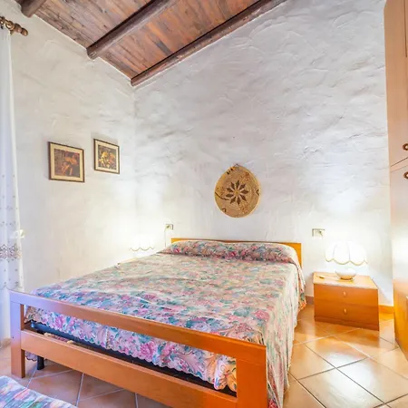 Casa Degli Iris Feriehus Golfo Aranci